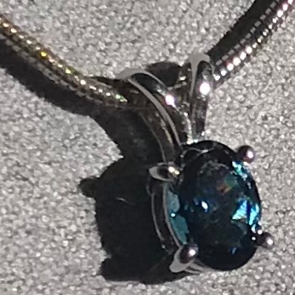 ANGARA blue topaz on 925 sterling silver snake chain. - Picture 1 of 5